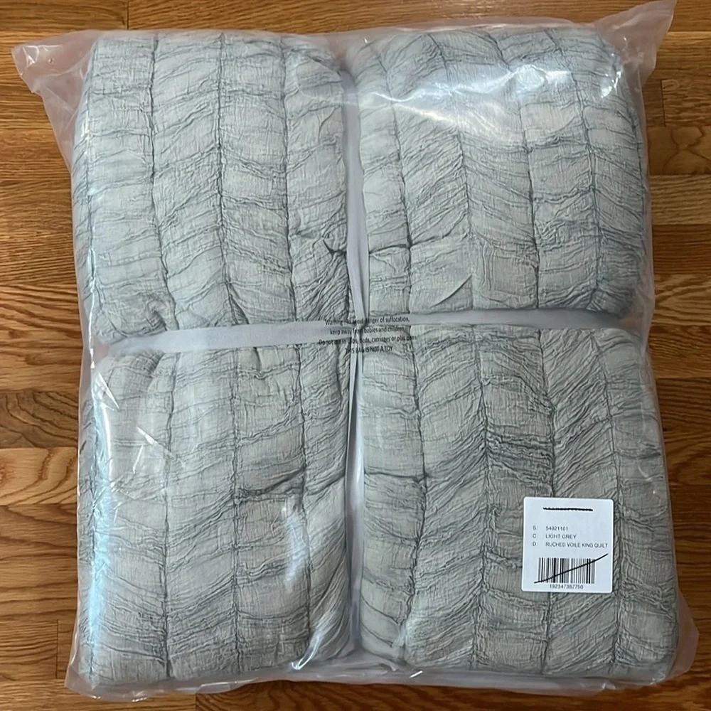 Anthropologie Ruched Voile Vienna Quilt Size Full NWT